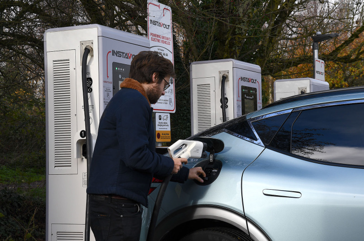 wie natrium-ionen-batterien den preis von elektrofahrzeugen senken könnten