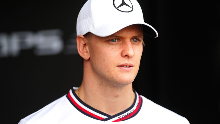 formel 1: mick schumacher, valtteri bottas und franco colapinto bei audi im gespräch