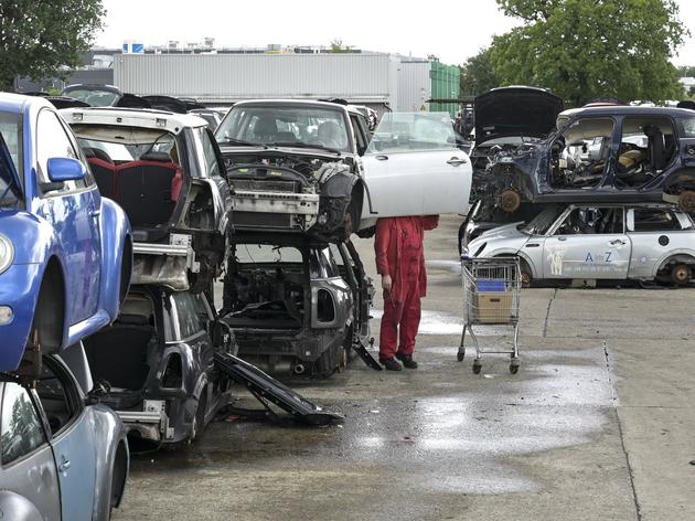 forscher empfehlen neue abwrackprämie für verbrenner: so viel geld sollten autofahrer bekommen