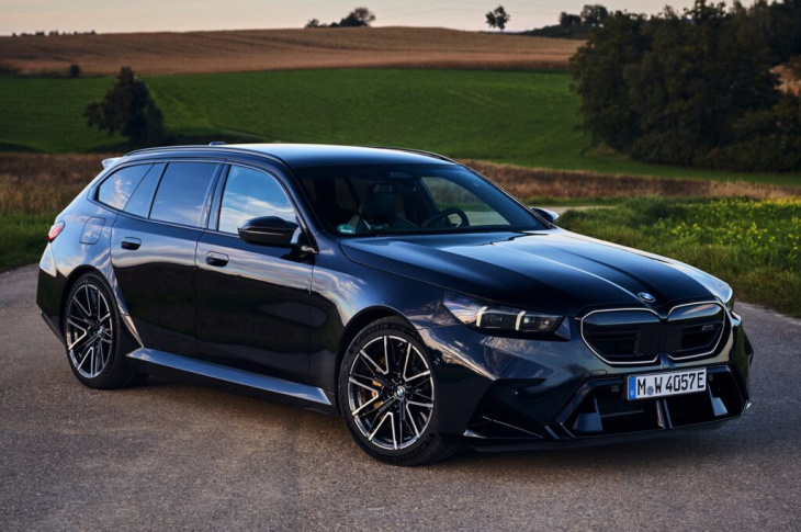 727 ps unterm radar: bmw m5 touring g99 in carbon-schwarz