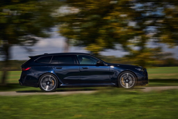 727 ps unterm radar: bmw m5 touring g99 in carbon-schwarz