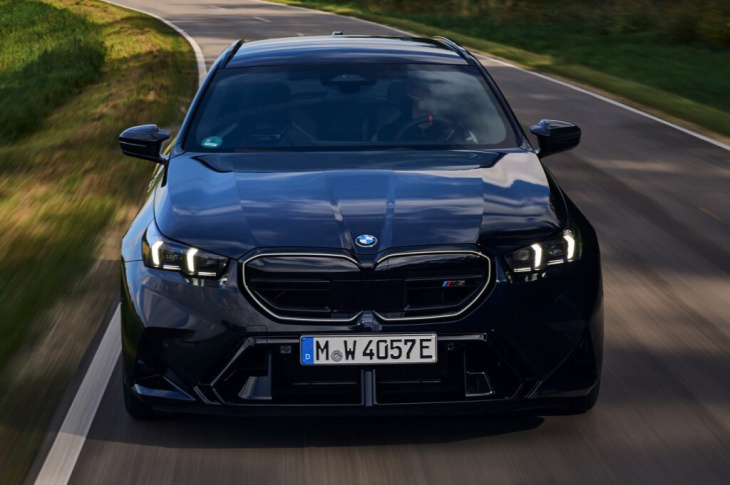 727 ps unterm radar: bmw m5 touring g99 in carbon-schwarz