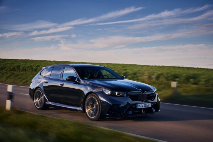 727 ps unterm radar: bmw m5 touring g99 in carbon-schwarz