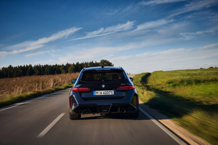 727 ps unterm radar: bmw m5 touring g99 in carbon-schwarz