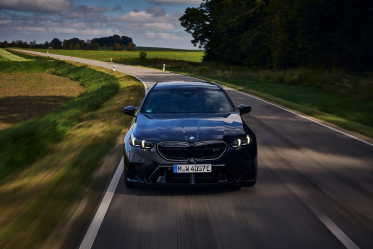 727 ps unterm radar: bmw m5 touring g99 in carbon-schwarz