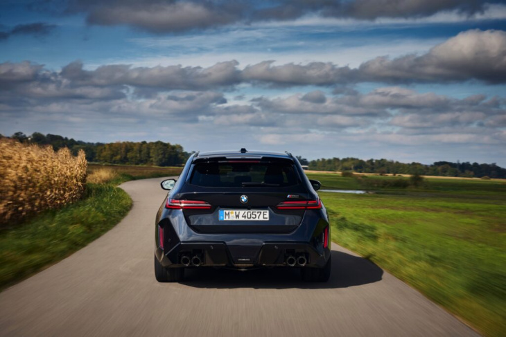 727 ps unterm radar: bmw m5 touring g99 in carbon-schwarz