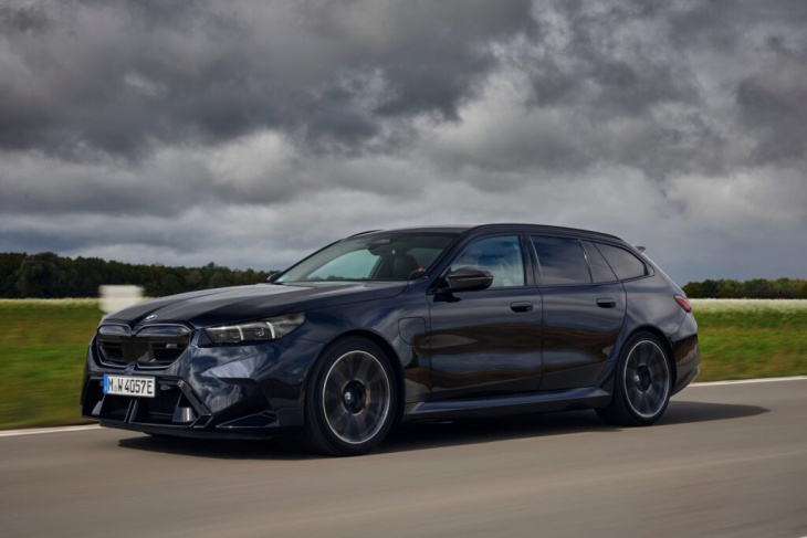 727 ps unterm radar: bmw m5 touring g99 in carbon-schwarz