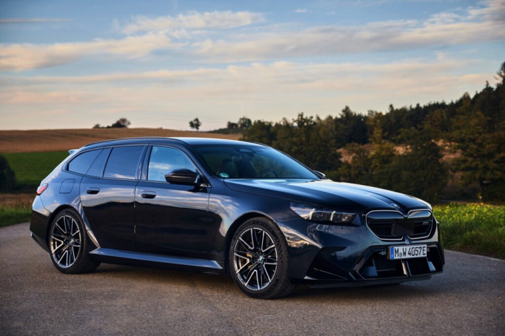 727 ps unterm radar: bmw m5 touring g99 in carbon-schwarz