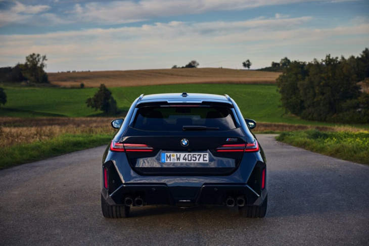 727 ps unterm radar: bmw m5 touring g99 in carbon-schwarz