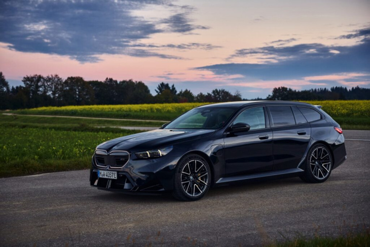 727 ps unterm radar: bmw m5 touring g99 in carbon-schwarz