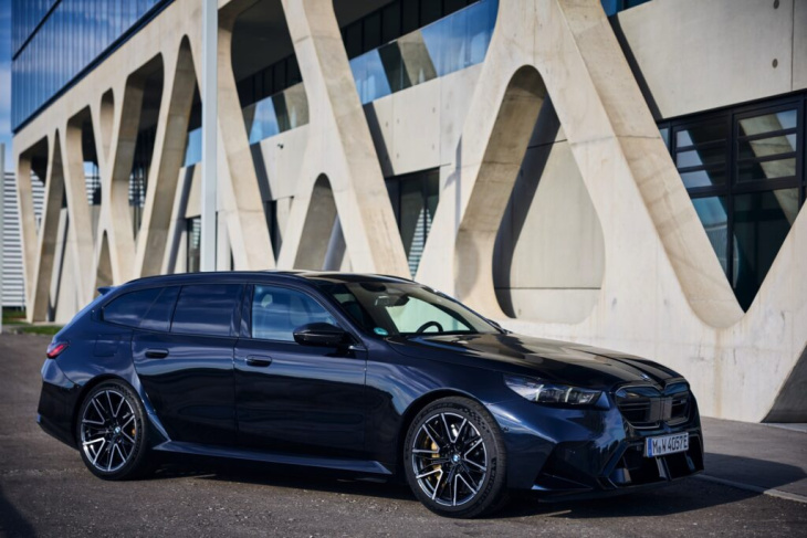 727 ps unterm radar: bmw m5 touring g99 in carbon-schwarz