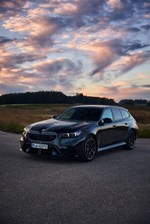 727 ps unterm radar: bmw m5 touring g99 in carbon-schwarz