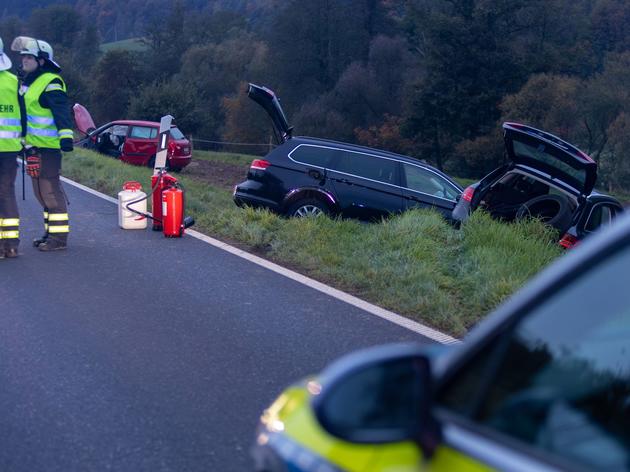 sieben verletzte nach unfall mit vier autos