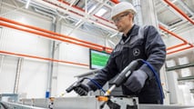 mercedes eröffnet erste fabrik für batterie-recycling