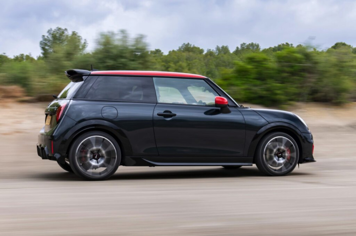 mini jcw 2025: es geht auch mit verbrenner & endrohr!