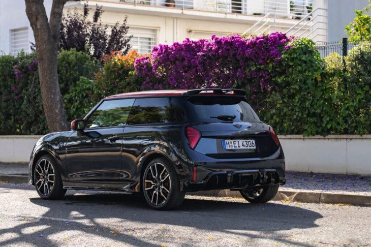 mini jcw 2025: es geht auch mit verbrenner & endrohr!