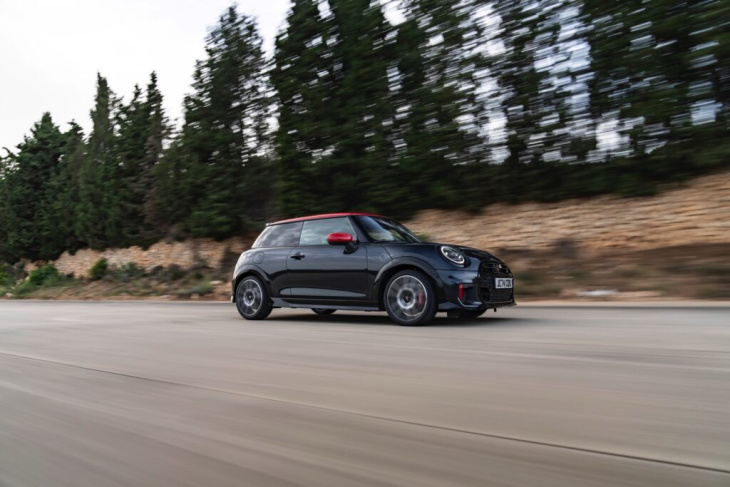 mini jcw 2025: es geht auch mit verbrenner & endrohr!