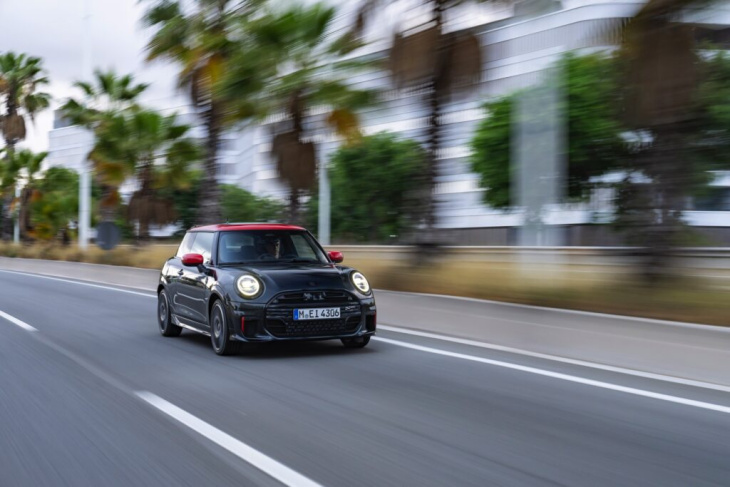 mini jcw 2025: es geht auch mit verbrenner & endrohr!