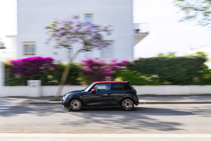 mini jcw 2025: es geht auch mit verbrenner & endrohr!