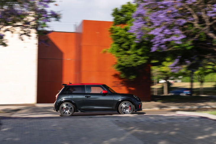 mini jcw 2025: es geht auch mit verbrenner & endrohr!