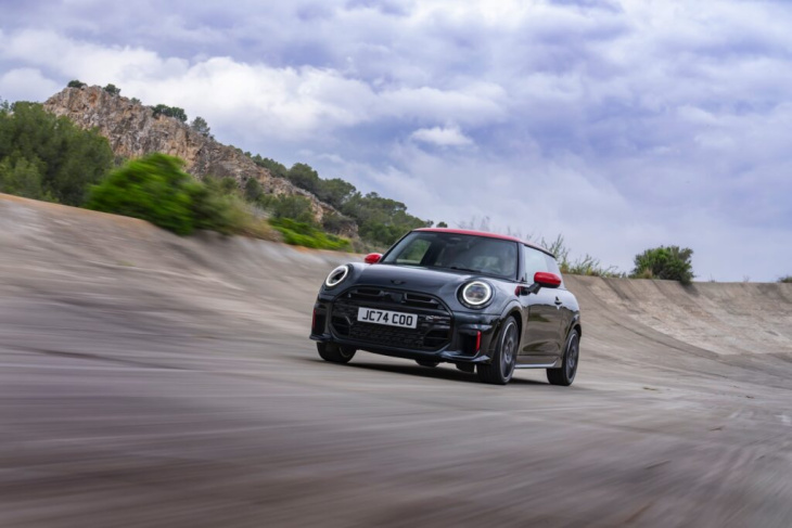 mini jcw 2025: es geht auch mit verbrenner & endrohr!