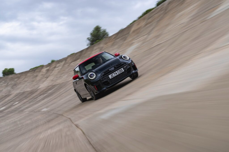 mini jcw 2025: es geht auch mit verbrenner & endrohr!