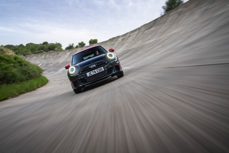 mini jcw 2025: es geht auch mit verbrenner & endrohr!