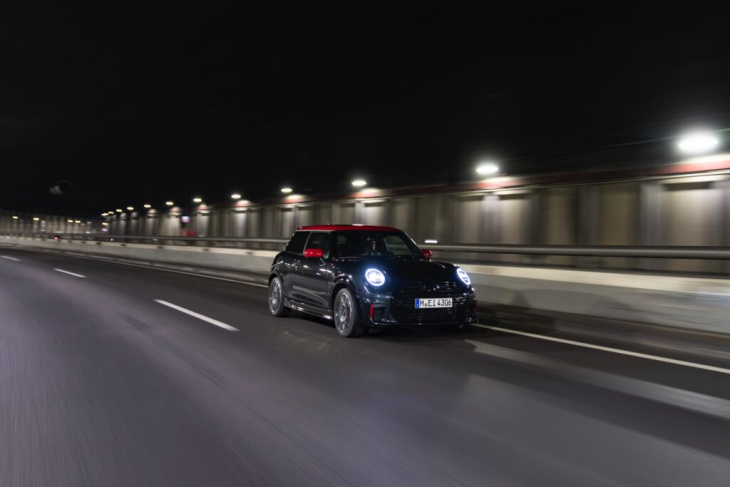 mini jcw 2025: es geht auch mit verbrenner & endrohr!