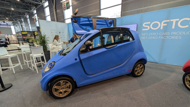 softcar: umweltfreundliches l7e-fahrzeug mit vier sitzen