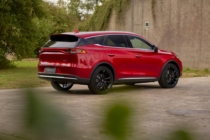 byd tang facelift 2024: 530 km reichweite, 170 kw schnellladung