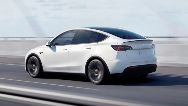 tesla model y: wer jetzt bestellt, darf hinter die kulissen schauen