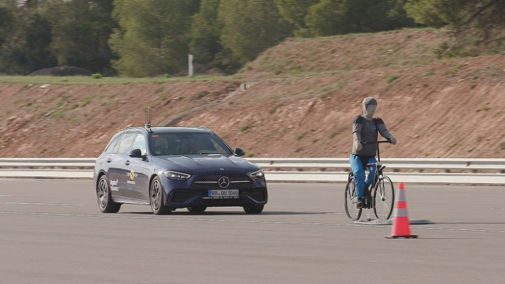 euro ncap-fahrassistenztest: bmw und mercedes-benz klare sieger