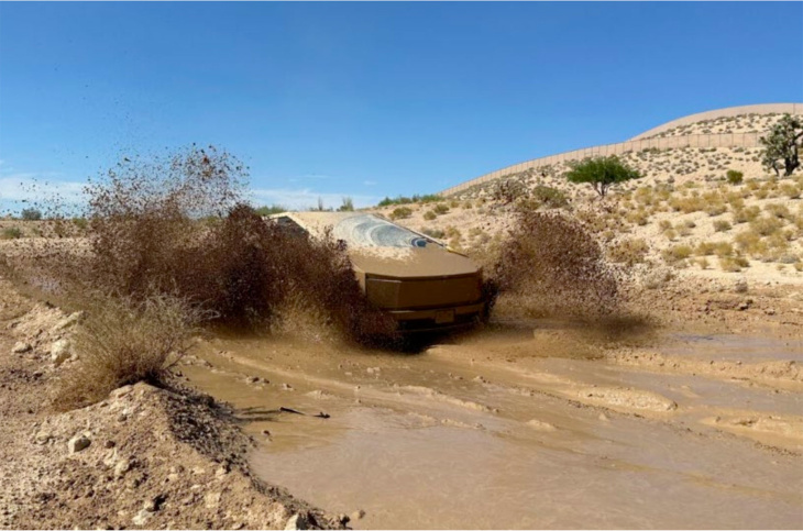 dienstag magazin: tesla fsd – auch offroad? stromer-reklame ist langweilig? citroën beweist das gegenteil. mega-powerbank von tual. kia ev6 2025 vs 2024.