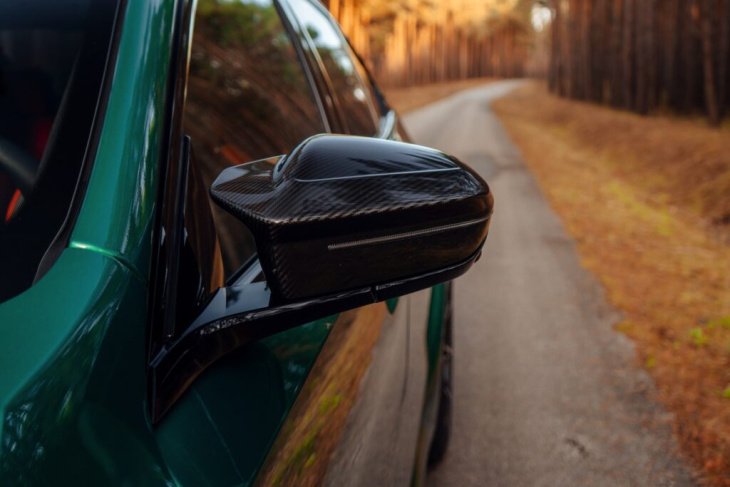 herbst-sturm mit 727 ps: bmw m5 g90 in in isle of man green