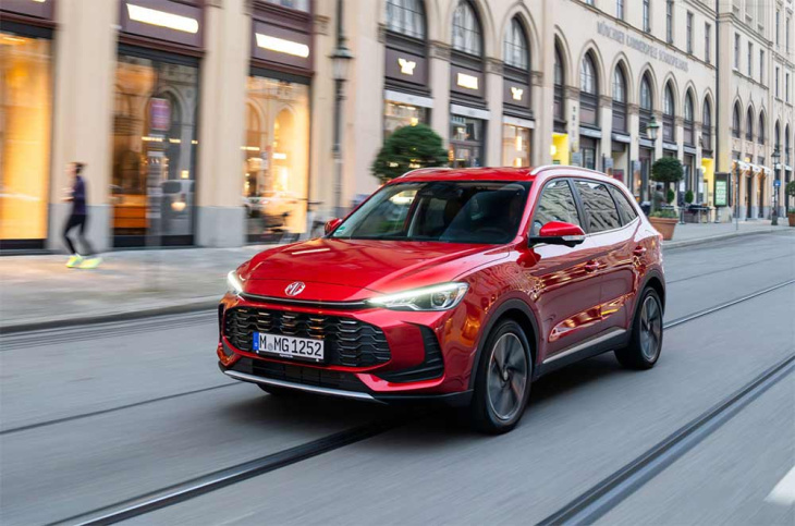 neues kompakt-suv mit vollhybrid: der mg zs hybrid+ startet ab 22.990 euro