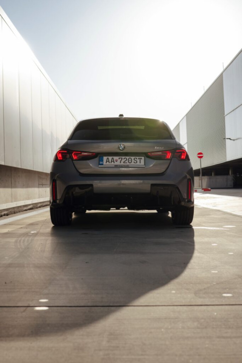 von wegen grauer alltag: bmw 1er f70 in skyscraper grey