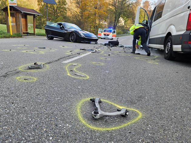 ferrari bei unfall in stuttgart zerlegt – mehrere verletzte